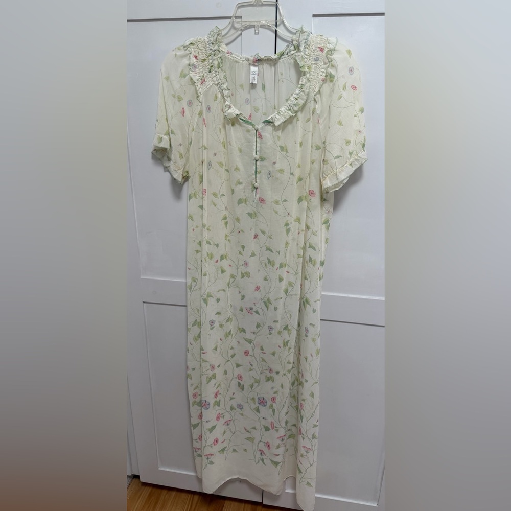 Cream Floral Nightgown with Pastel Green Vines. Size-M